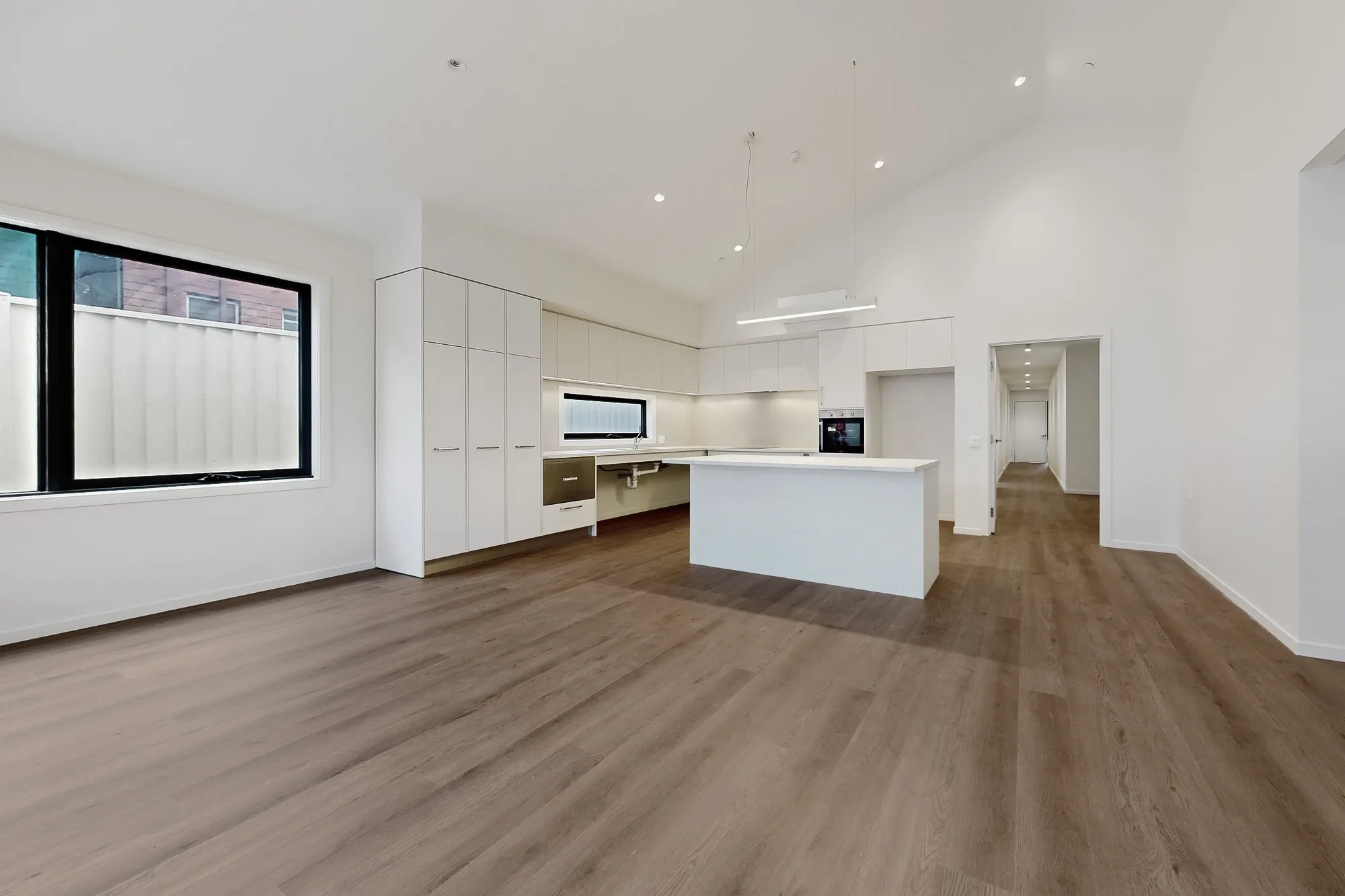 4 (7)