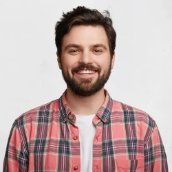 young-bearded-man-with-striped-shirt